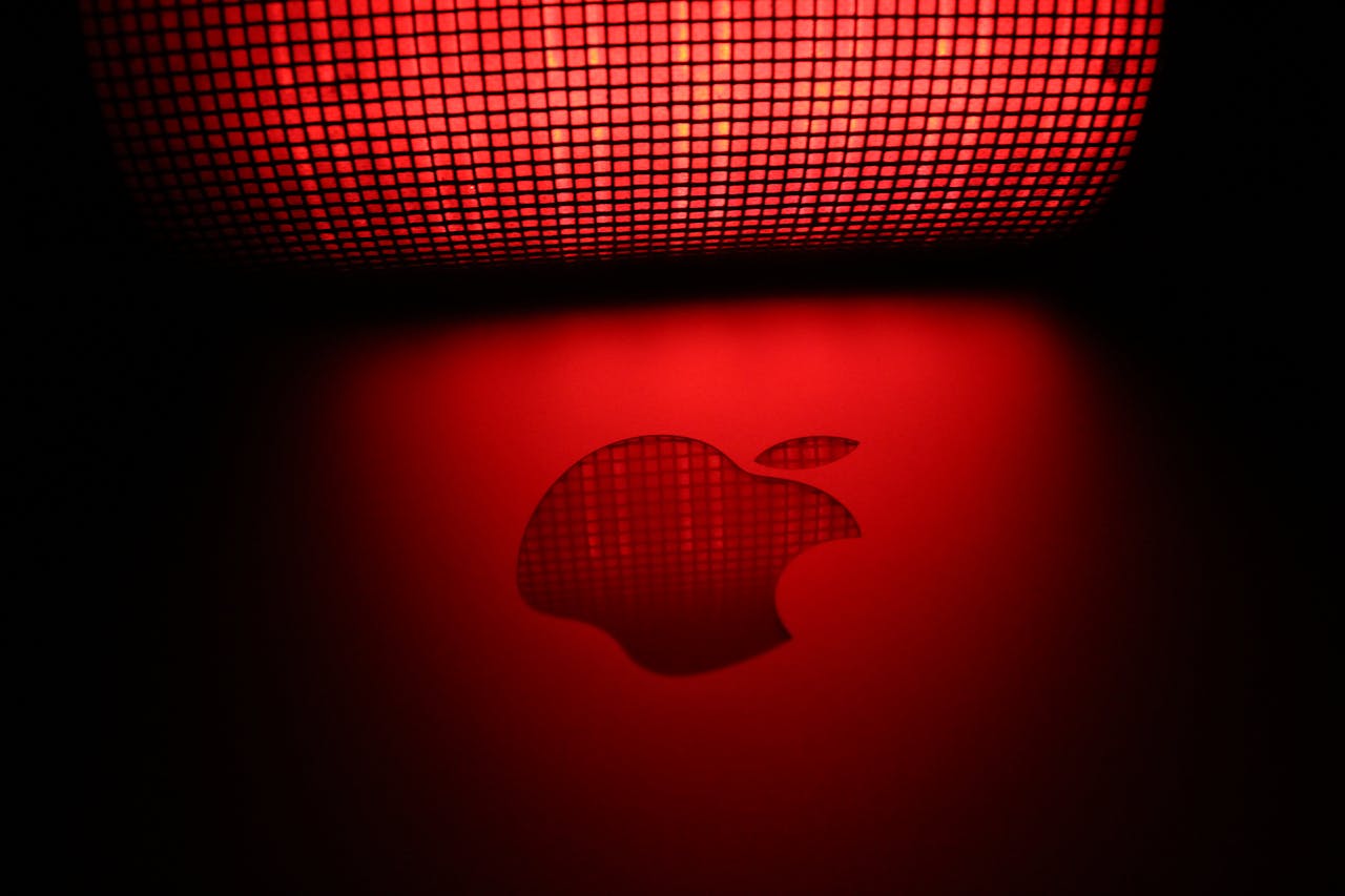 Apple has launched a new feature called "Shop with a Specialist" in India